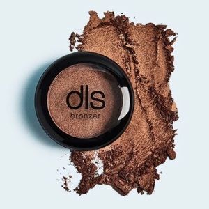 Dirty Little Secret Bronzer shade Skinny Dip ✨